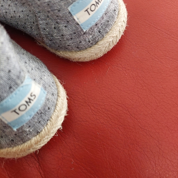 TOMS Gray Polka DOT Slip-On Sneakers Sz 9 Women - Picture 6 of 7